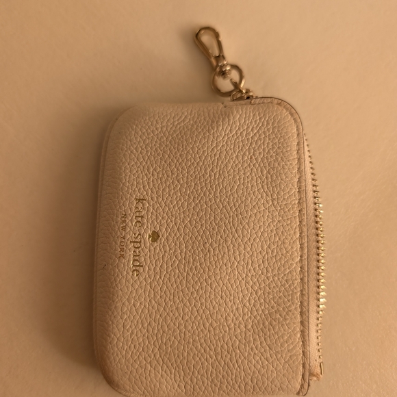 Kate Spade White Leather Wallet with Minimalist Design - Picture 3 of 6